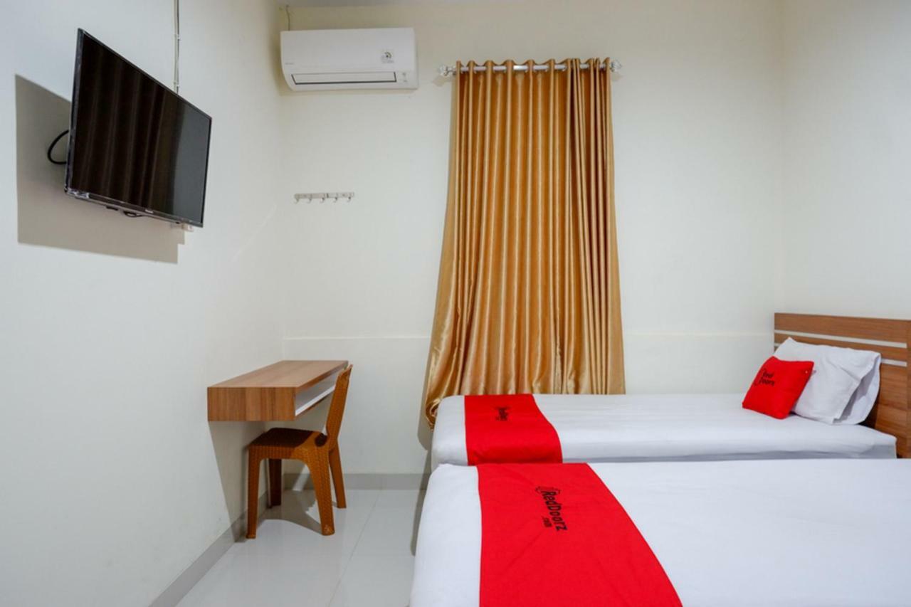 Reddoorz Near Living Plaza Purwokerto Hotell Eksteriør bilde